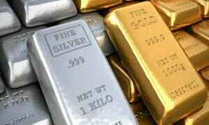 Gold Silver Price: सोने की वायदा कीमत में मामूली गिरावट, 68 हजार के करीब चांदी का दाम