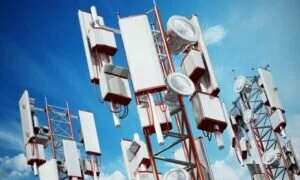 स्पेक्ट्रम यूजर शुल्क बकाया मामला: दूरसंचार कंपनियों का 40000 करोड़ का बकाया माफ कर सकती है सरकार
