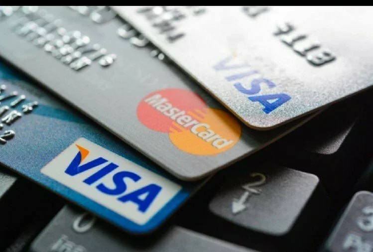 Credit Card Tips: भूल कर भी इन कामों के लिए ना करें क्रेडिट कार्ड का इस्तेमाल, वरना होगा बड़ा नुकसान
