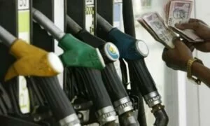 Petrol Diesel Price: तेल कंपनियों की ओर से 22वें दिन भी नहीं बदले तेल के दाम, जानिए अपने शहर में कीमतें