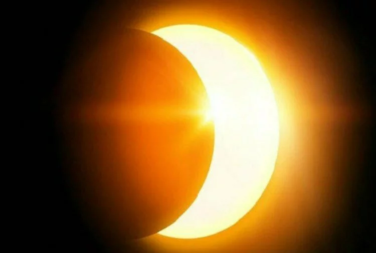 Surya Grahan 2022: नए साल में इस-इस महीने लगेगा सूर्य ग्रहण, जानें समय और सूतक काल