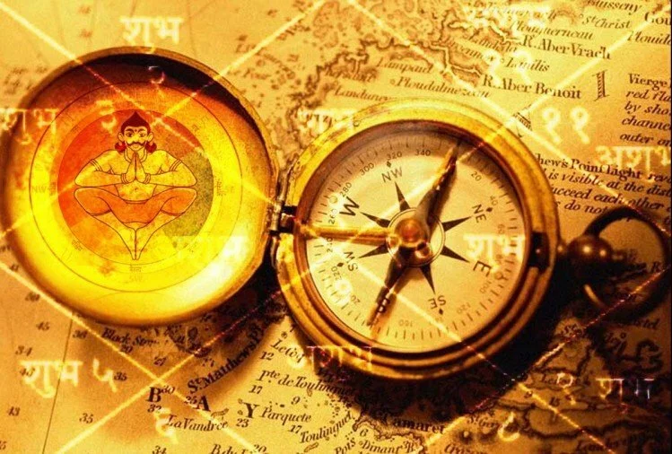 vastu tips 2022: टूटे-फूटे रसोई के बर्तन, दर्पण, इलेक्ट्रॉनिक सामान, तस्वीर,बंद घड़ियां, दीपक, झाड़ू, क्रॉकरी आदि कोई सा भी टूटा हुआ सामान घर में नहीं रखना चाहिए।