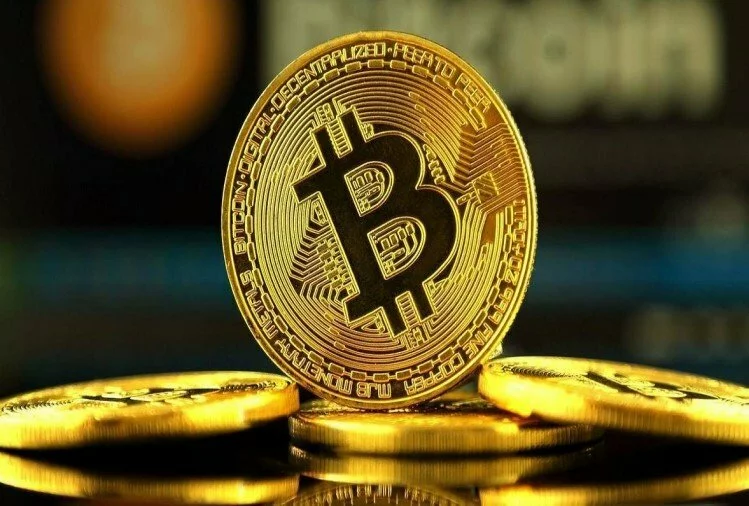 Bitcoin Price India INR: नए साल की शुरुआत में कम हुई बिटक्वाइन की कीमत, 36 हजार रुपये घटकर इतना रह गया दाम