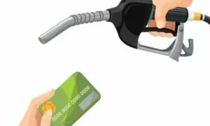 Fuel Credit Card: पेट्रोल-डीजल की कीमतों से हैं परेशान? तो बनवाएं ये क्रेडिट कार्ड, सस्ते में मिलेगा फ्यूल