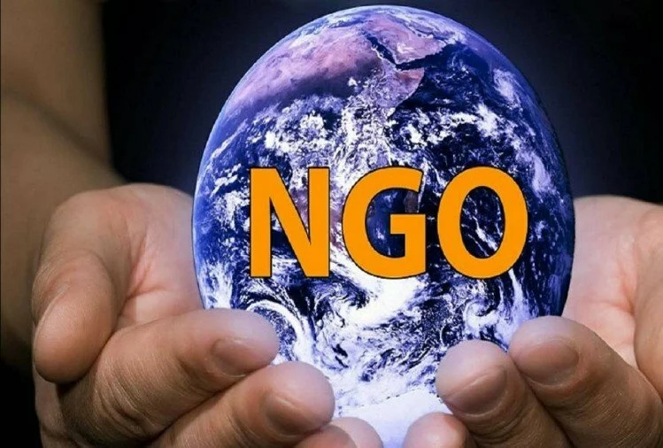 NGO Registration: 12580 एनजीओ का विदेशी फंडिंग लाइसेंस खत्म, ग्रह मंत्रालय की वेबसाइट पर बताई गई ये वजह