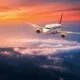 flights canceled globally: ओमिक्रॉन के साये में दुनियाभर की 4000 उड़ानें रद्द, छुट्टियों के हफ्ते में बढ़ी परेशानी