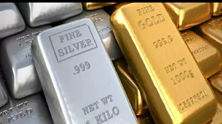 Gold Silver Latest Price: सोने की कीमत में 146 रुपये का उछाल, चांदी का दाम 635 रुपये बढ़ा, यहां जानें ताजा भाव