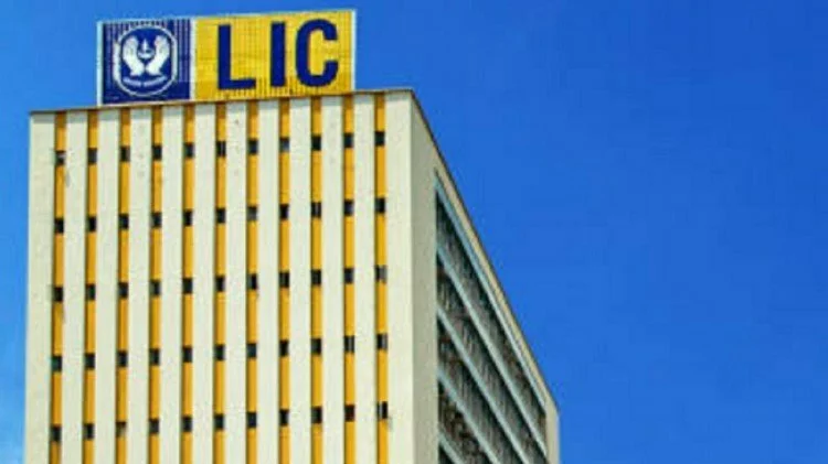 LIC IPO: अप्रैल के अंत तक आ सकता है देश का सबसे बड़ा आईपीओ, लॉन्च पर फैसला जल्द होने की उम्मीद